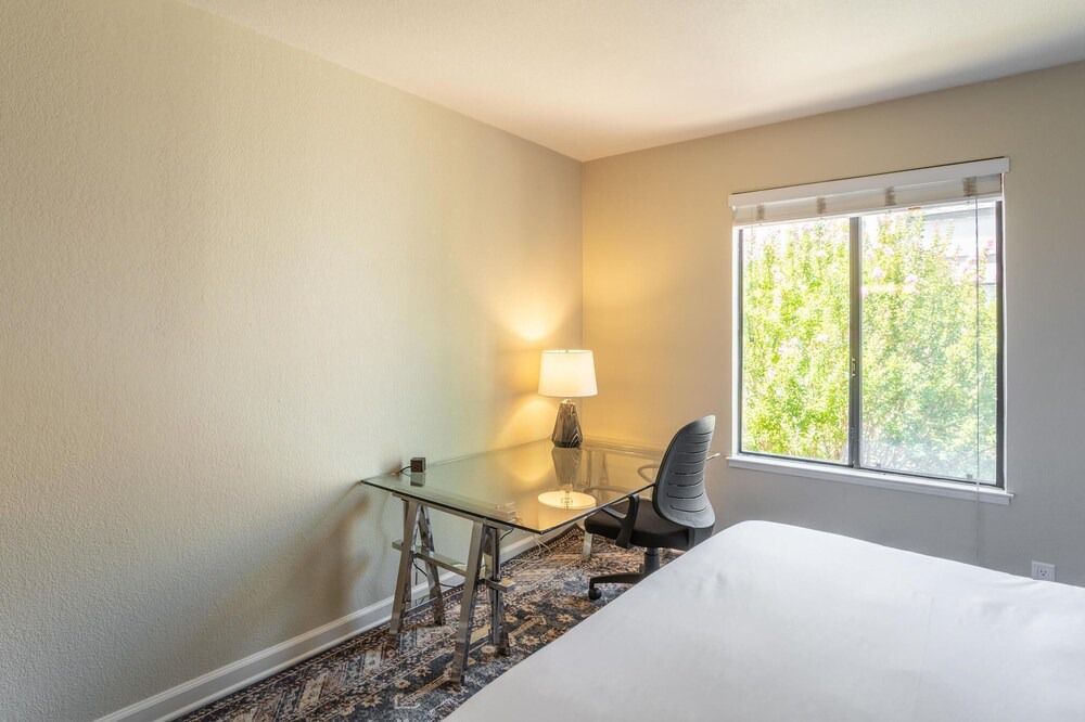 Photo of Bedroom in Walnut Creek