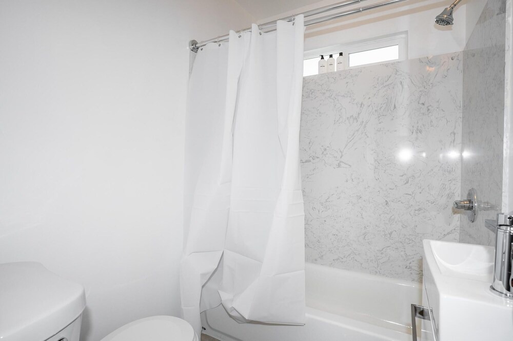 Photo of Bathroom in Shoreline West