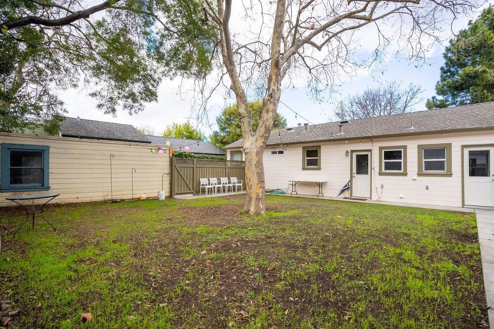 Photo of Outdoor in Shoreline West