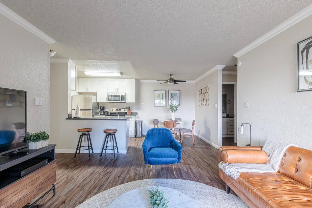 Photo of Livingroom in West Alameda