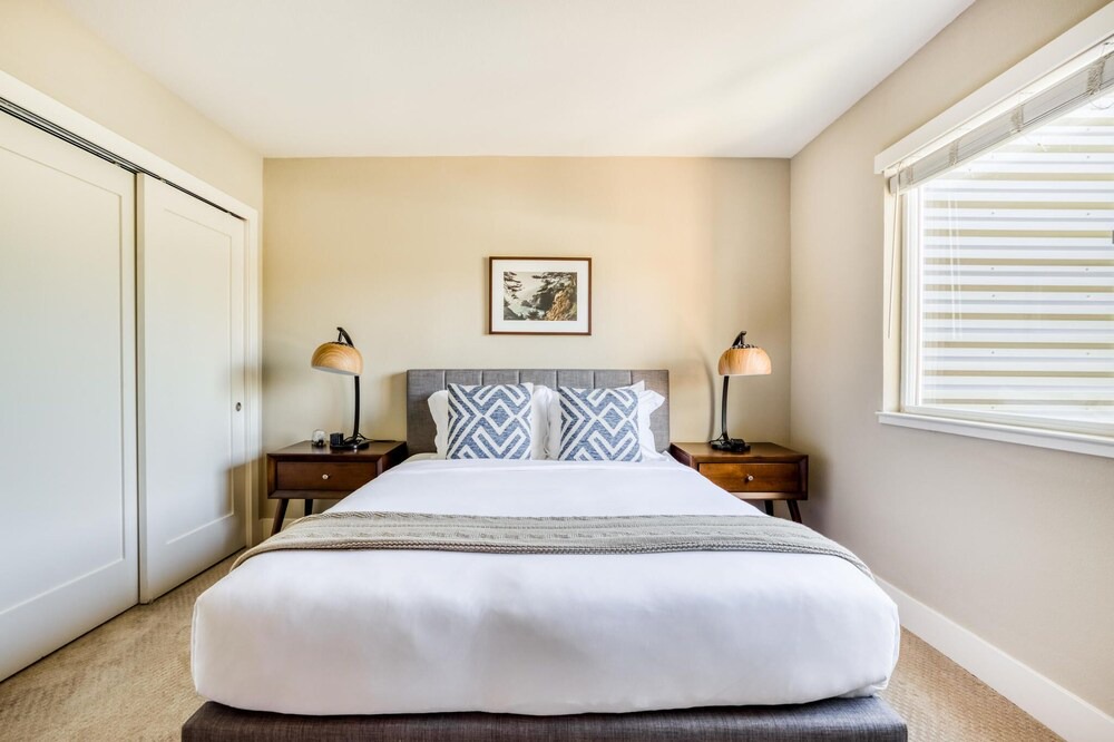 Photo of Bedroom in East San Mateo
