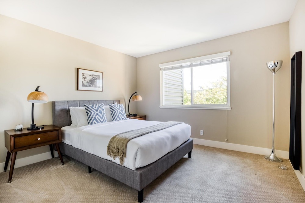 Photo of Bedroom in East San Mateo