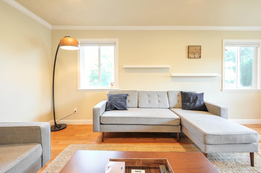 Photo of Livingroom in Nimitz