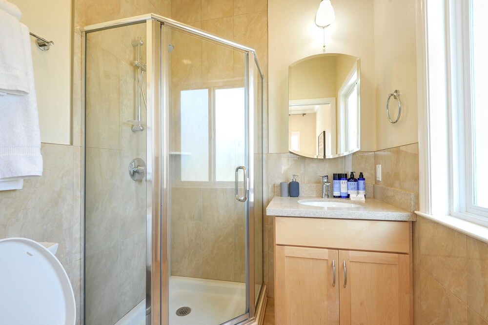 Photo of Bathroom in Nimitz