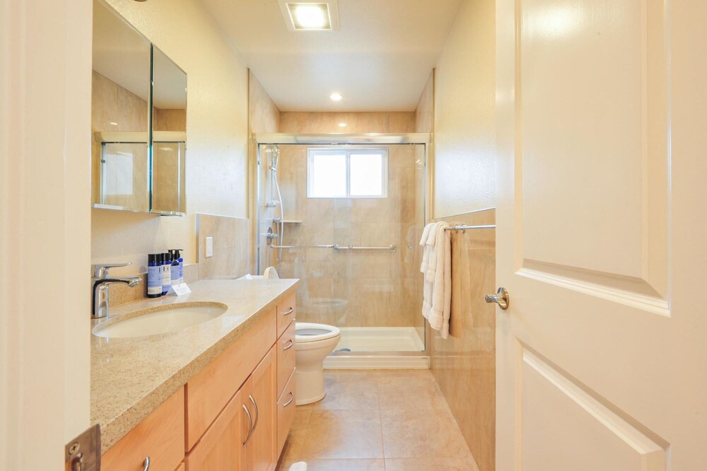 Photo of Bathroom in Nimitz