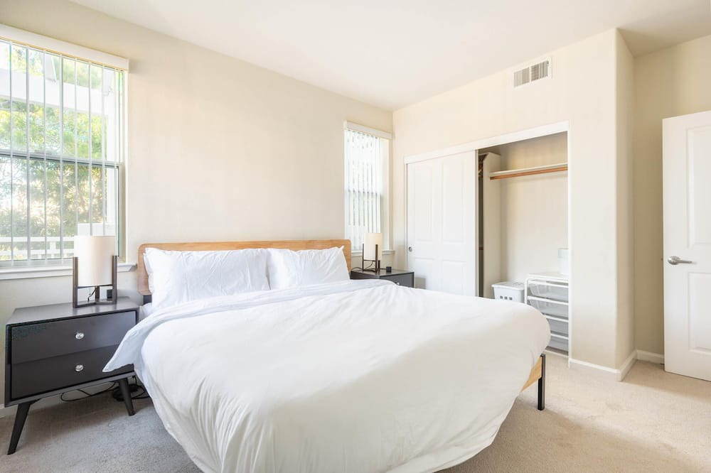 Photo of Bedroom in Central San Mateo