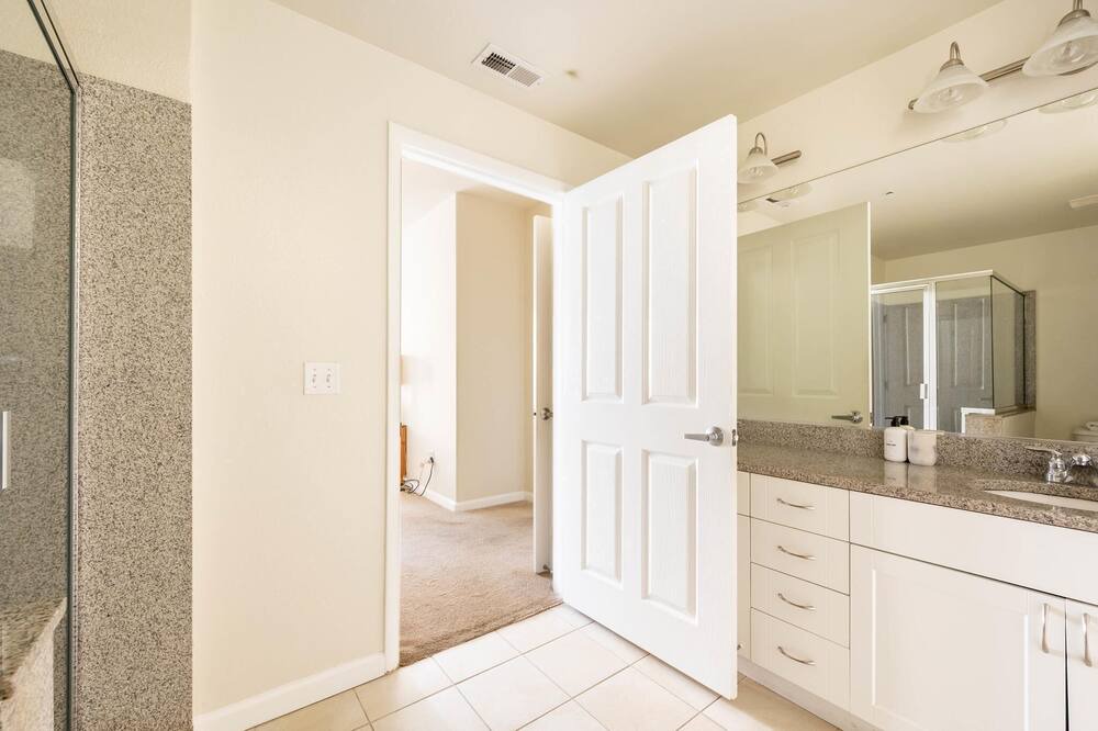Photo of Bathroom in Central San Mateo