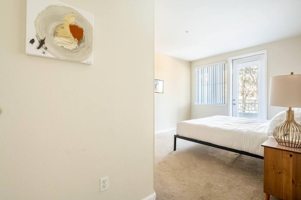 Photo of Bedroom in Central San Mateo