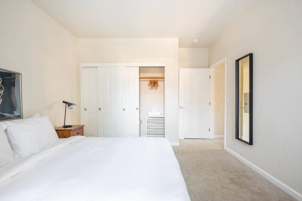 Photo of Bedroom in Central San Mateo