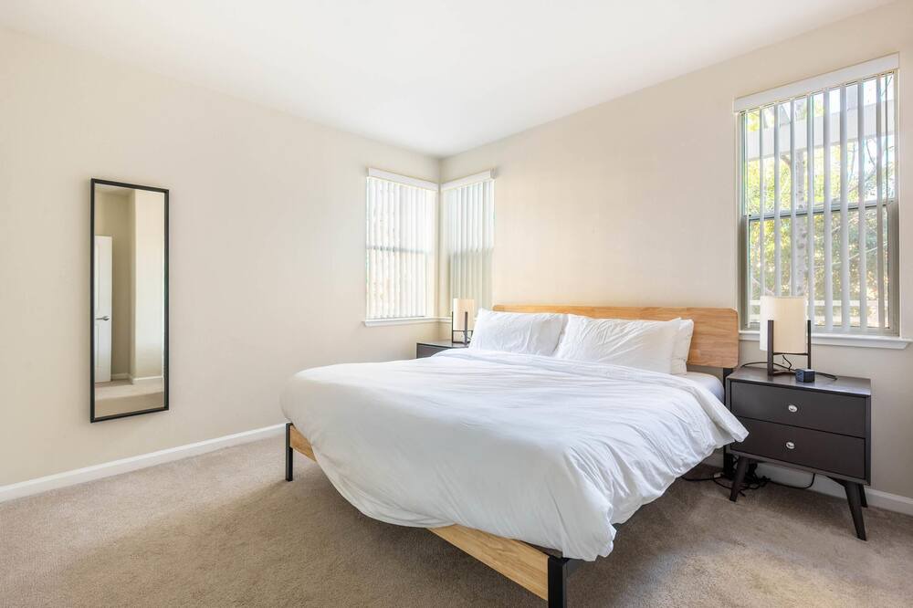 Photo of Bedroom in Central San Mateo