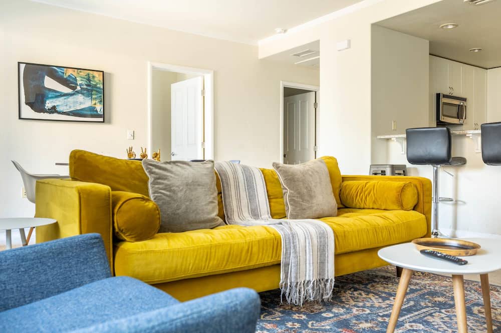 Photo of Livingroom in Central San Mateo