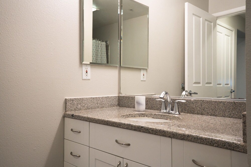 Photo of Bathroom in Central San Mateo