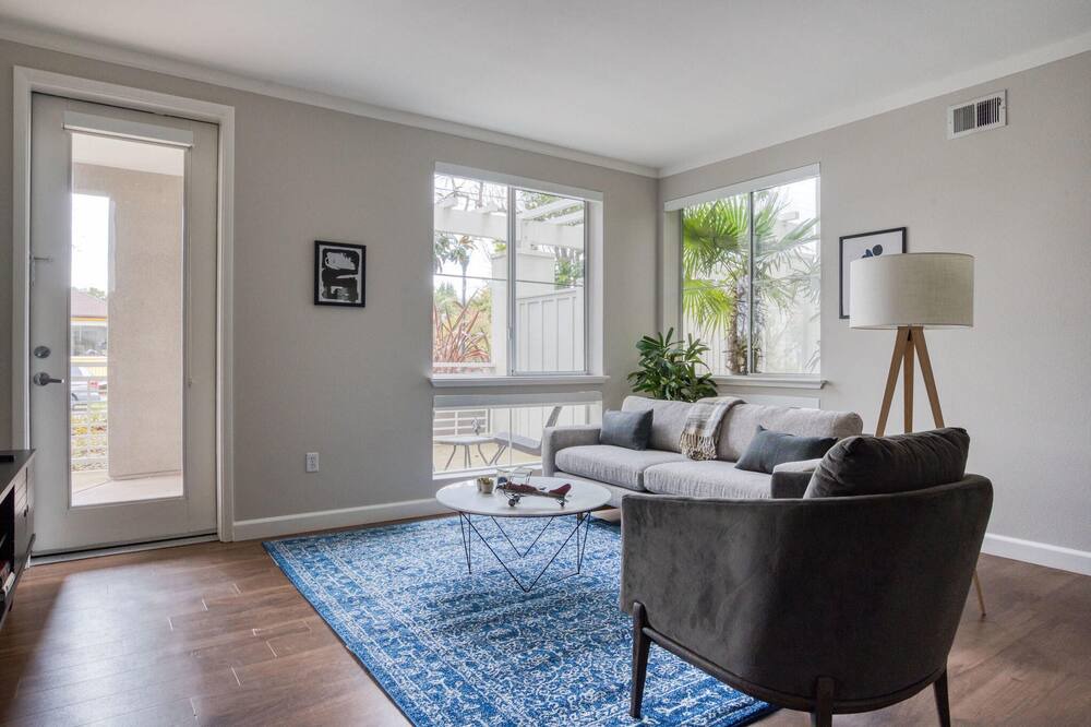Photo of Livingroom in Central San Mateo