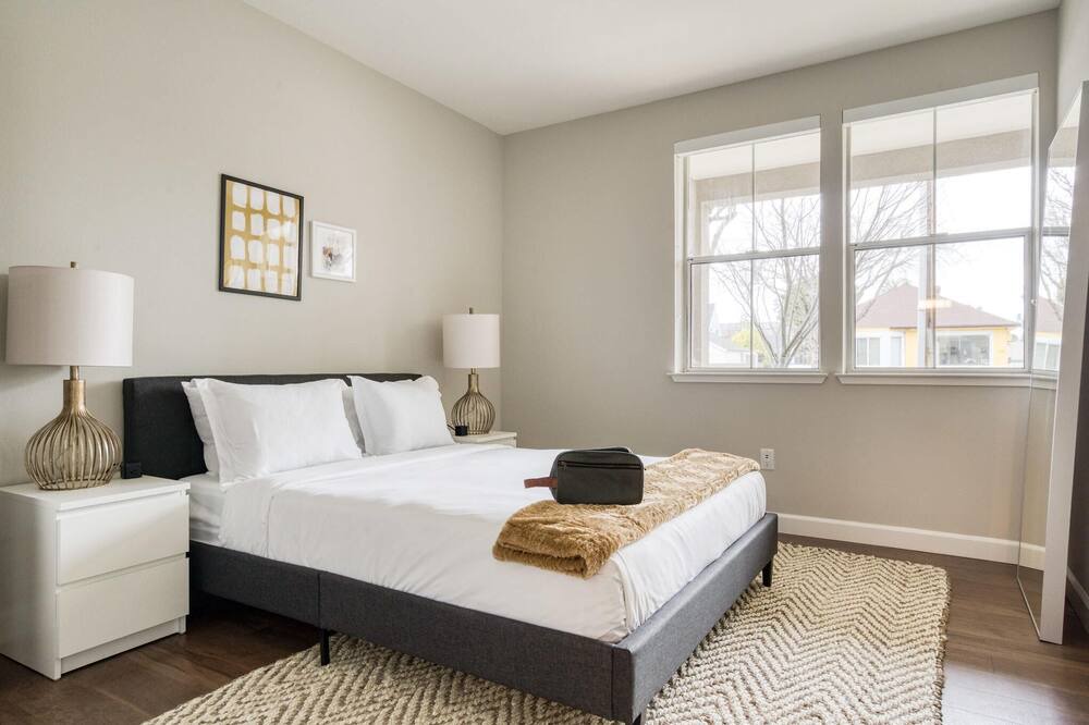 Photo of Bedroom in Central San Mateo