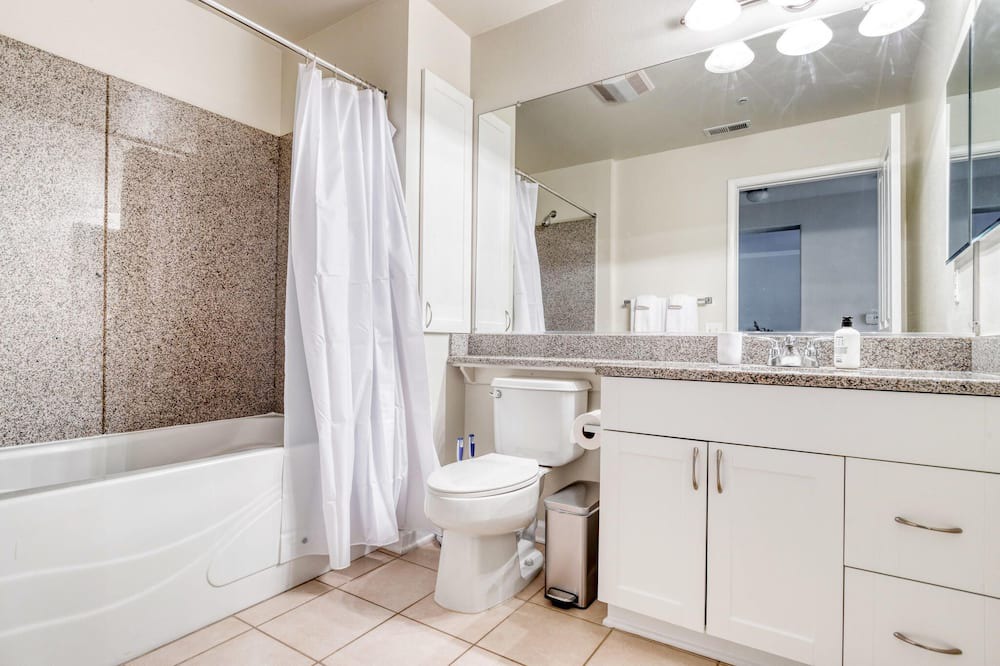 Photo of Bathroom in Central San Mateo