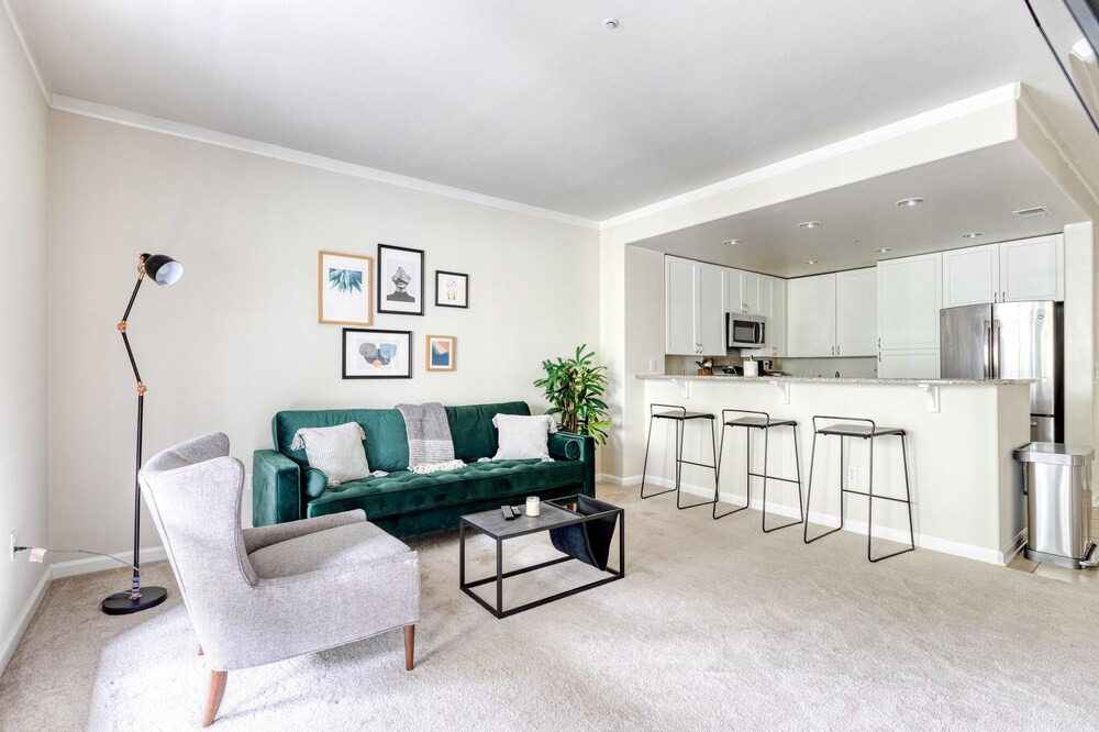 Photo of Livingroom in Central San Mateo