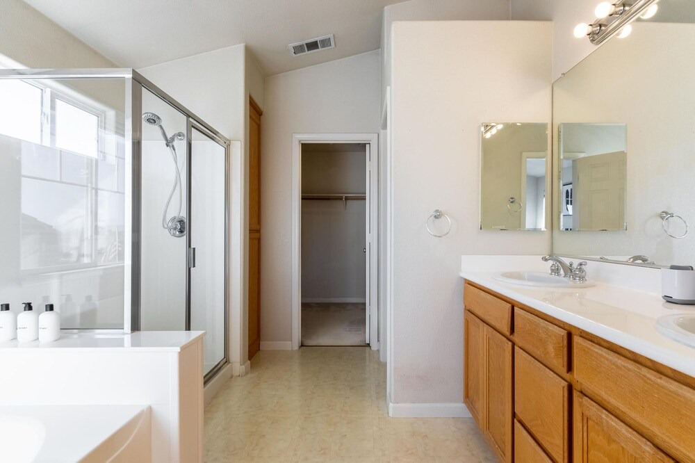 Photo of Bathroom in Newark
