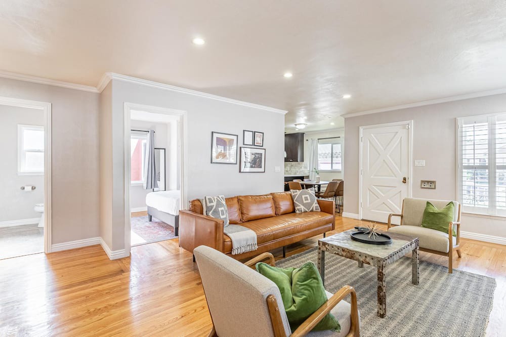 Photo of Livingroom in San Leandro