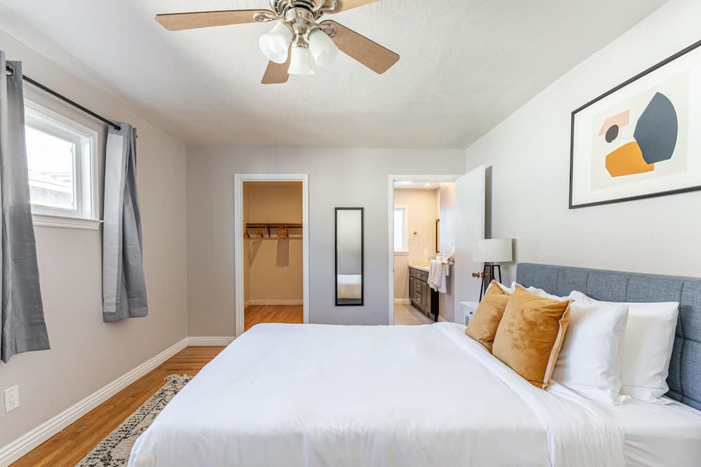 Photo of Bedroom in San Leandro