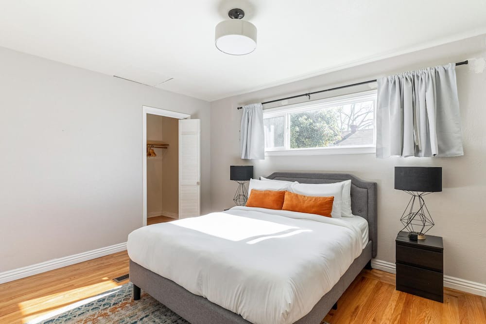 Photo of Bedroom in San Leandro