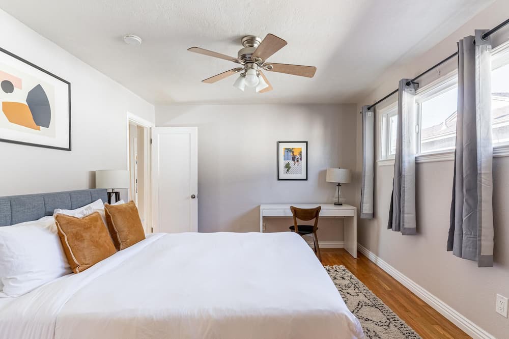Photo of Bedroom in San Leandro