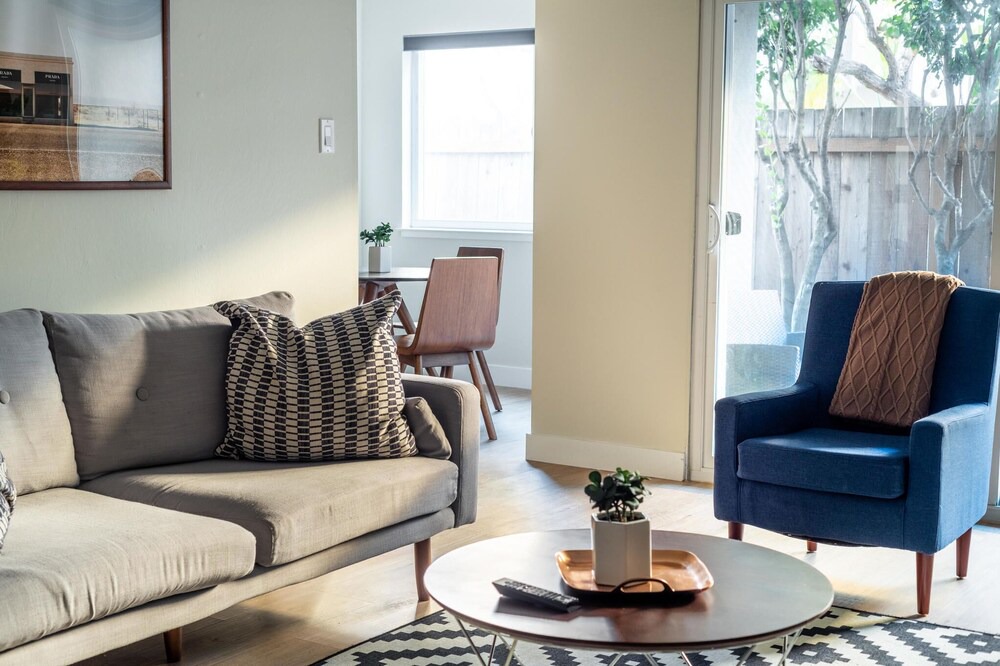 Photo of Livingroom in Belmont