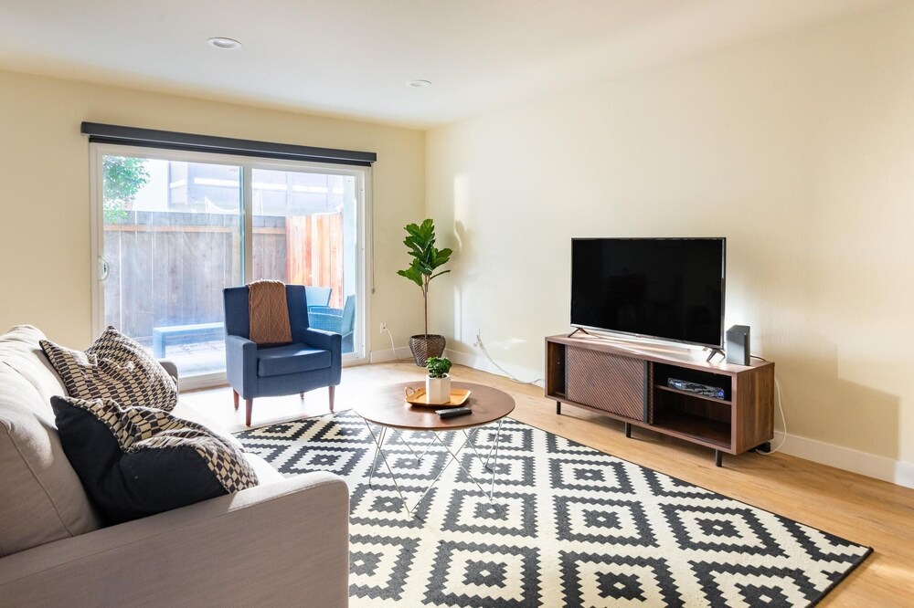 Photo of Livingroom in Belmont