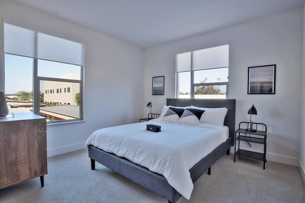 Photo of Bedroom in Menlo Park