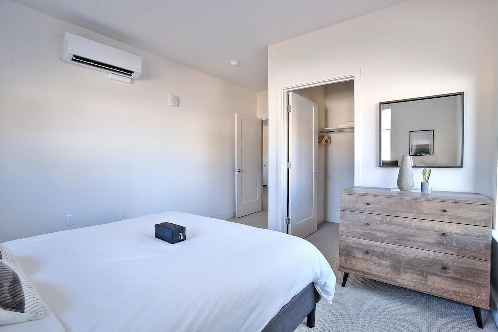 Photo of Bedroom in Menlo Park