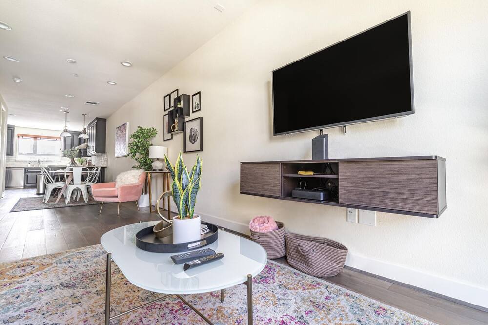 Photo of Livingroom in Hillsdale