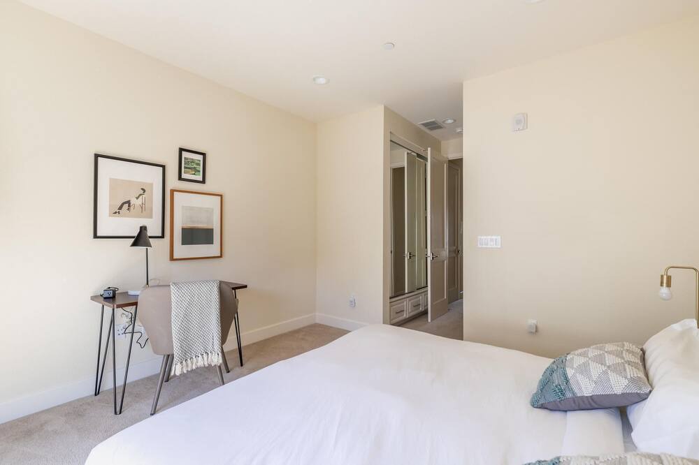 Photo of Bedroom in Hillsdale