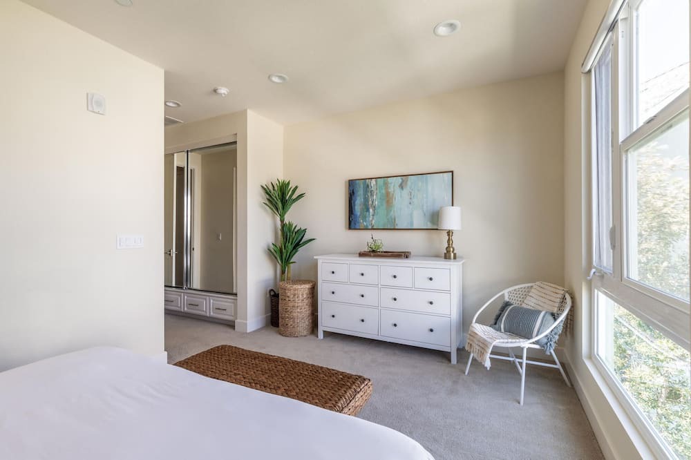 Photo of Bedroom in Hillsdale