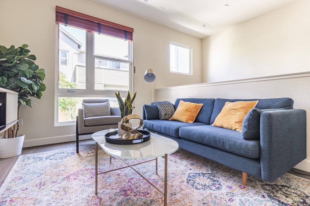 Photo of Livingroom in Hillsdale