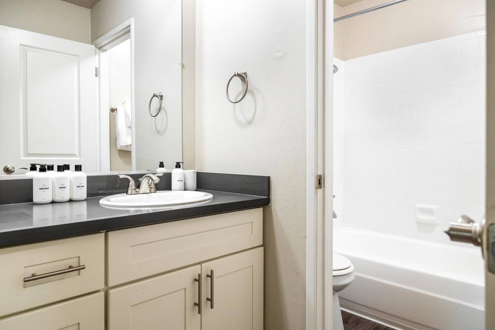 Photo of Bathroom in West Alameda