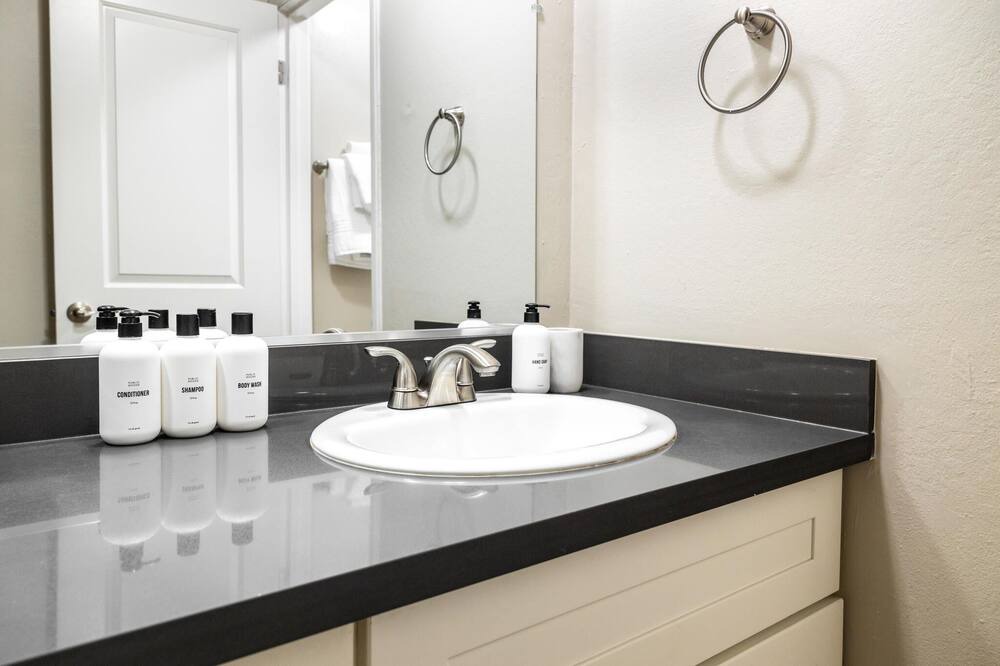Photo of Bathroom in West Alameda