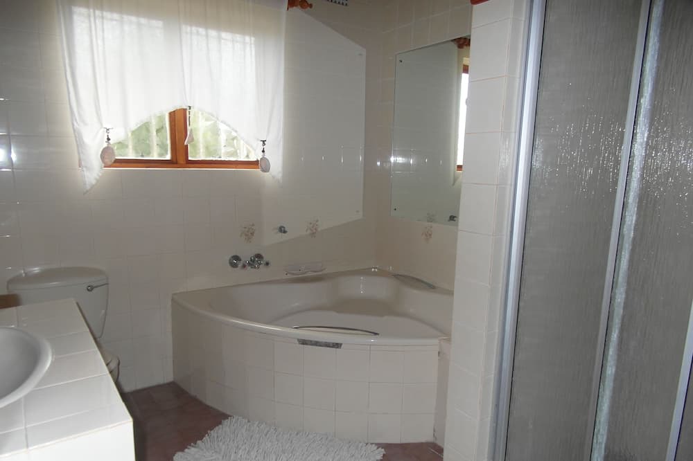 Photo of Bathroom in Struisbaai