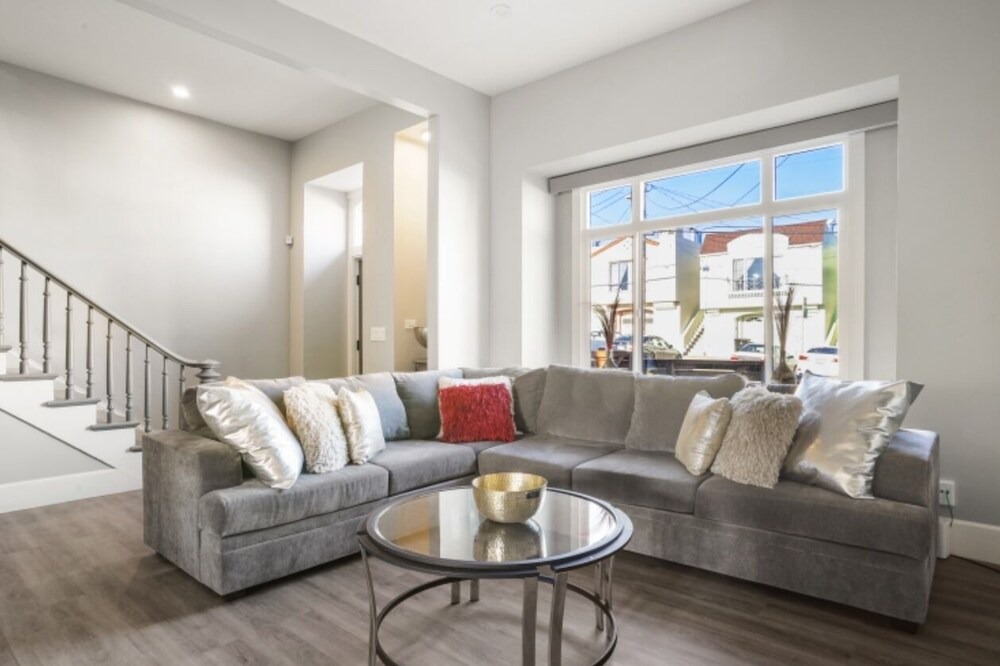 Photo of Livingroom in Bayview