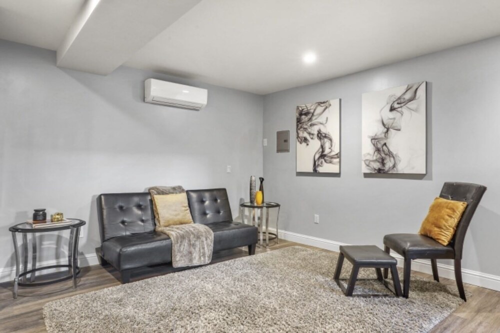 Photo of Livingroom in Bayview