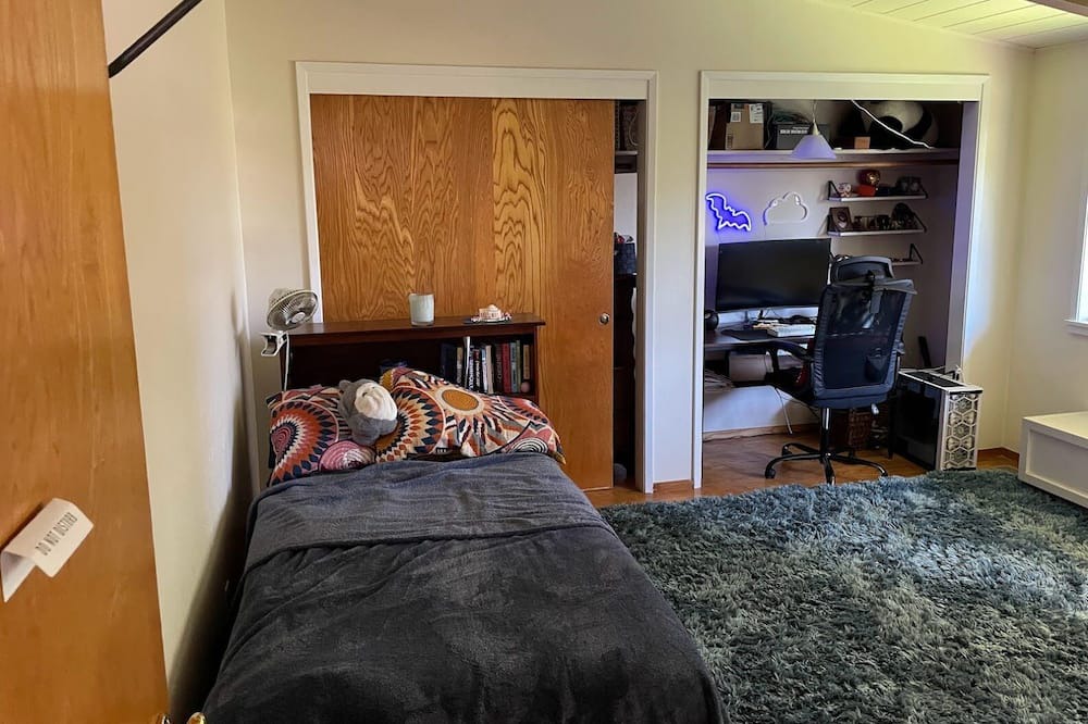 Photo of Bedroom in Berkeley Hills