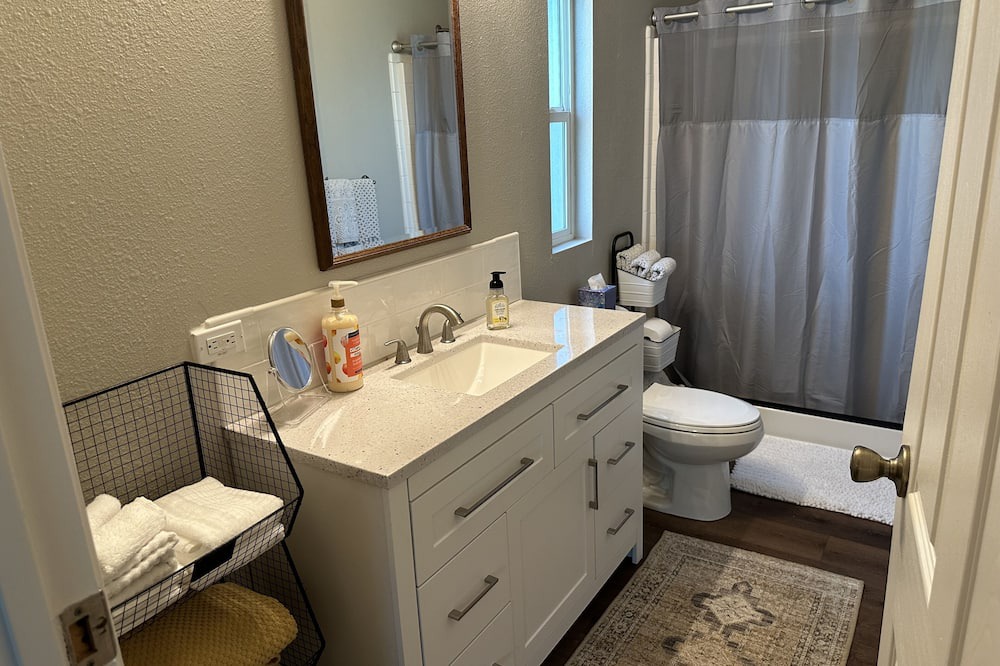 Photo of Bathroom in Oroville