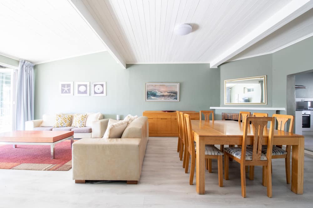 Photo of Livingroom in Gordons Bay Central