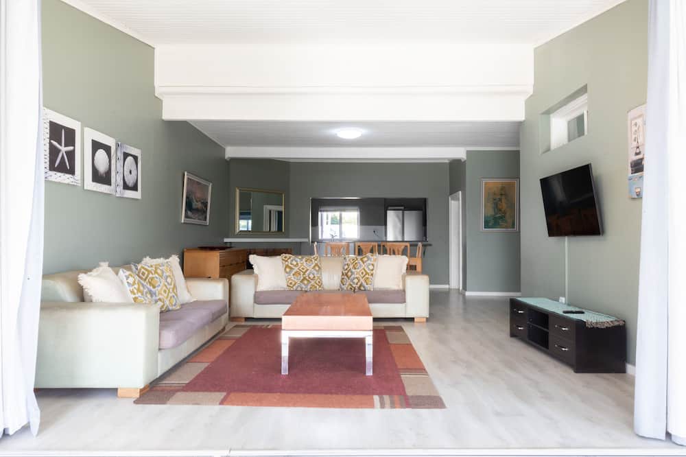 Photo of Livingroom in Gordons Bay Central