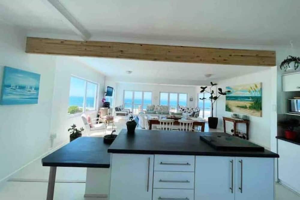 Photo of Kitchen in Reebok