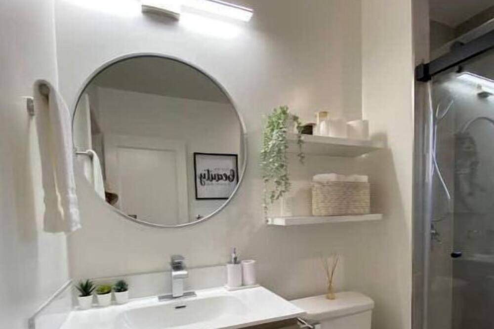 Photo of Bathroom in Staumbaugh Heller