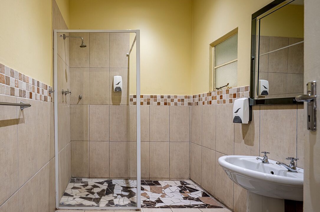 Photo of Bathroom in Pofadder