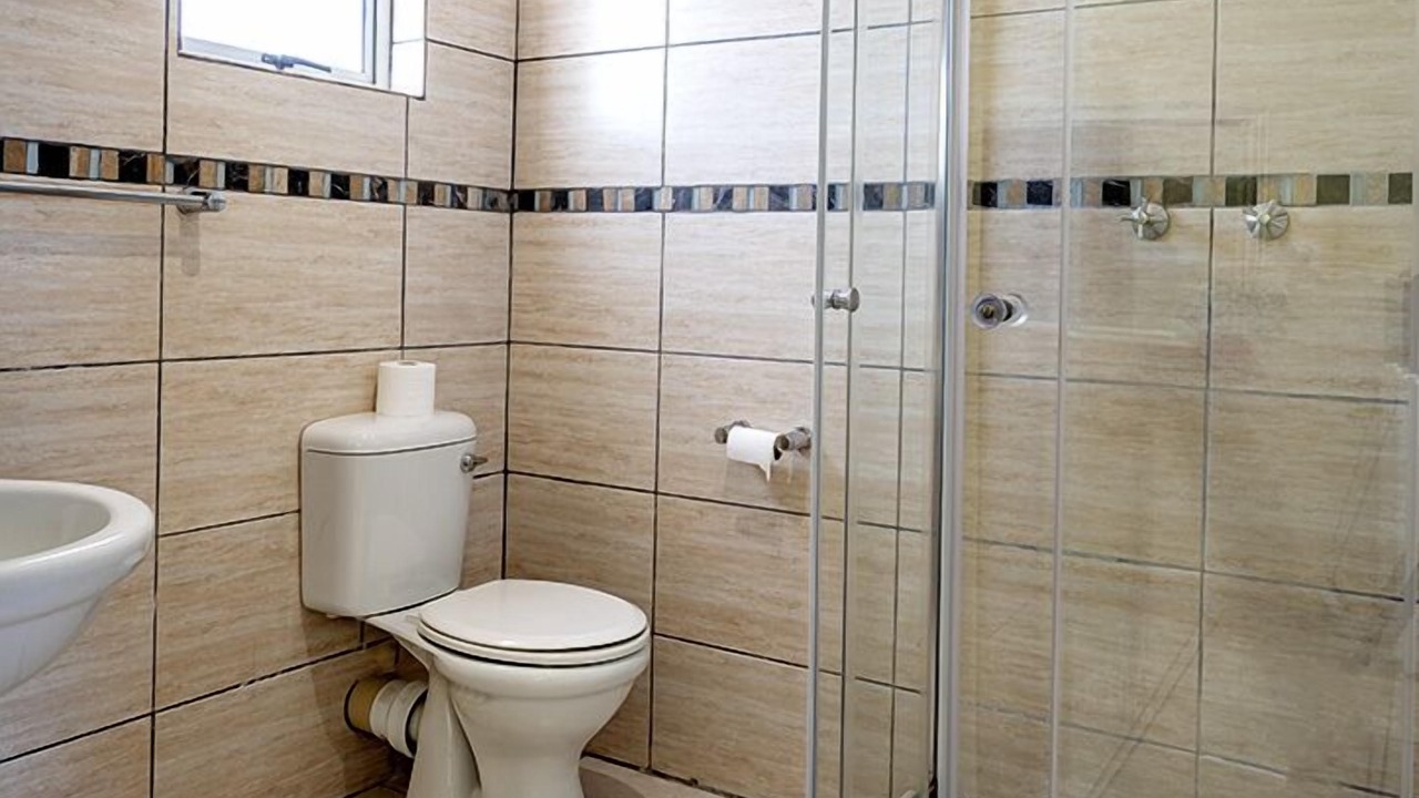 Photo of Bathroom in Pofadder