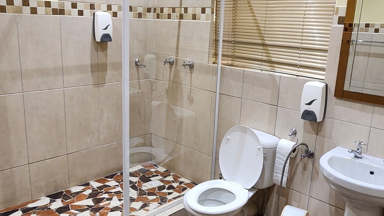 Photo of Bathroom in Pofadder