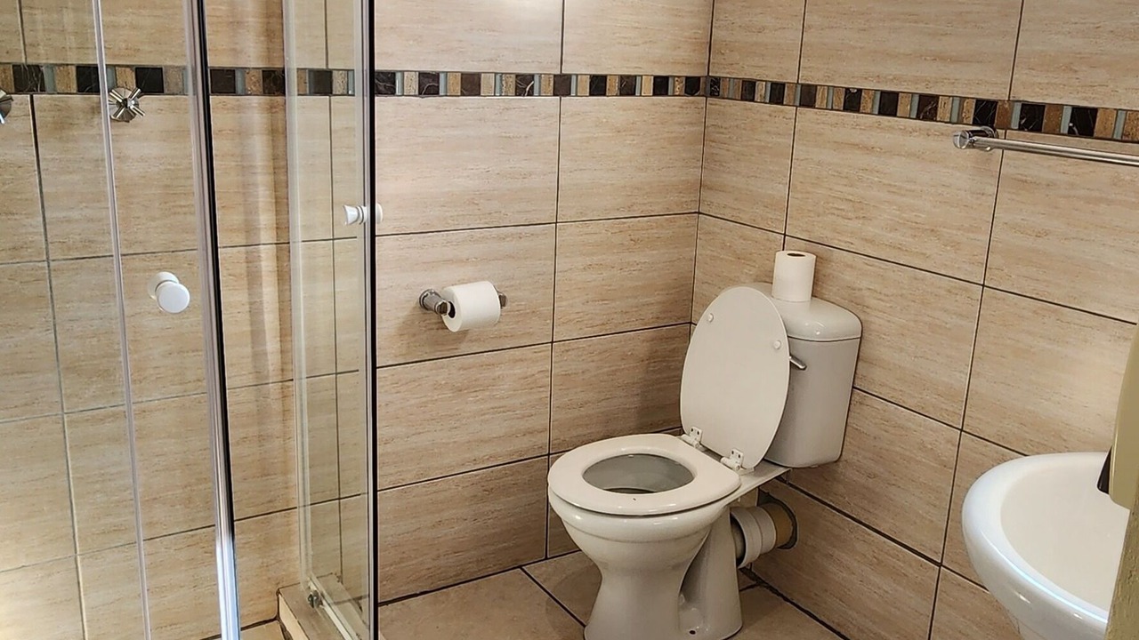 Photo of Bathroom in Pofadder