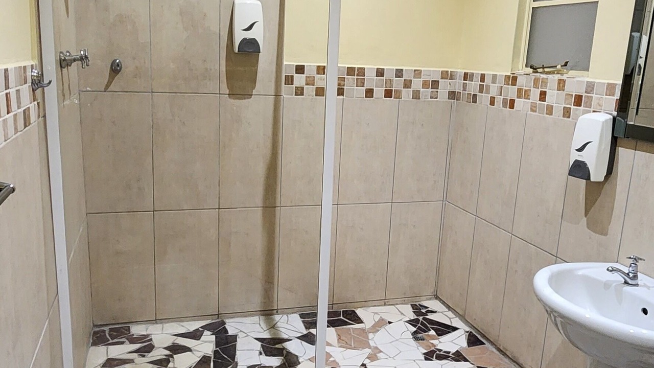 Photo of Bathroom in Pofadder