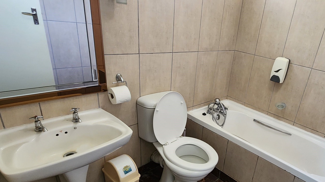 Photo of Bathroom in Pofadder
